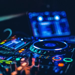 11 TOULIVER X DJ GIN - GINTONIC-2021酒吧套曲抖音元素弹性 [高端Deep]